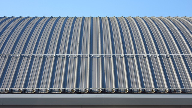 Gięcia blachy – dostosowanie kształtu dachu